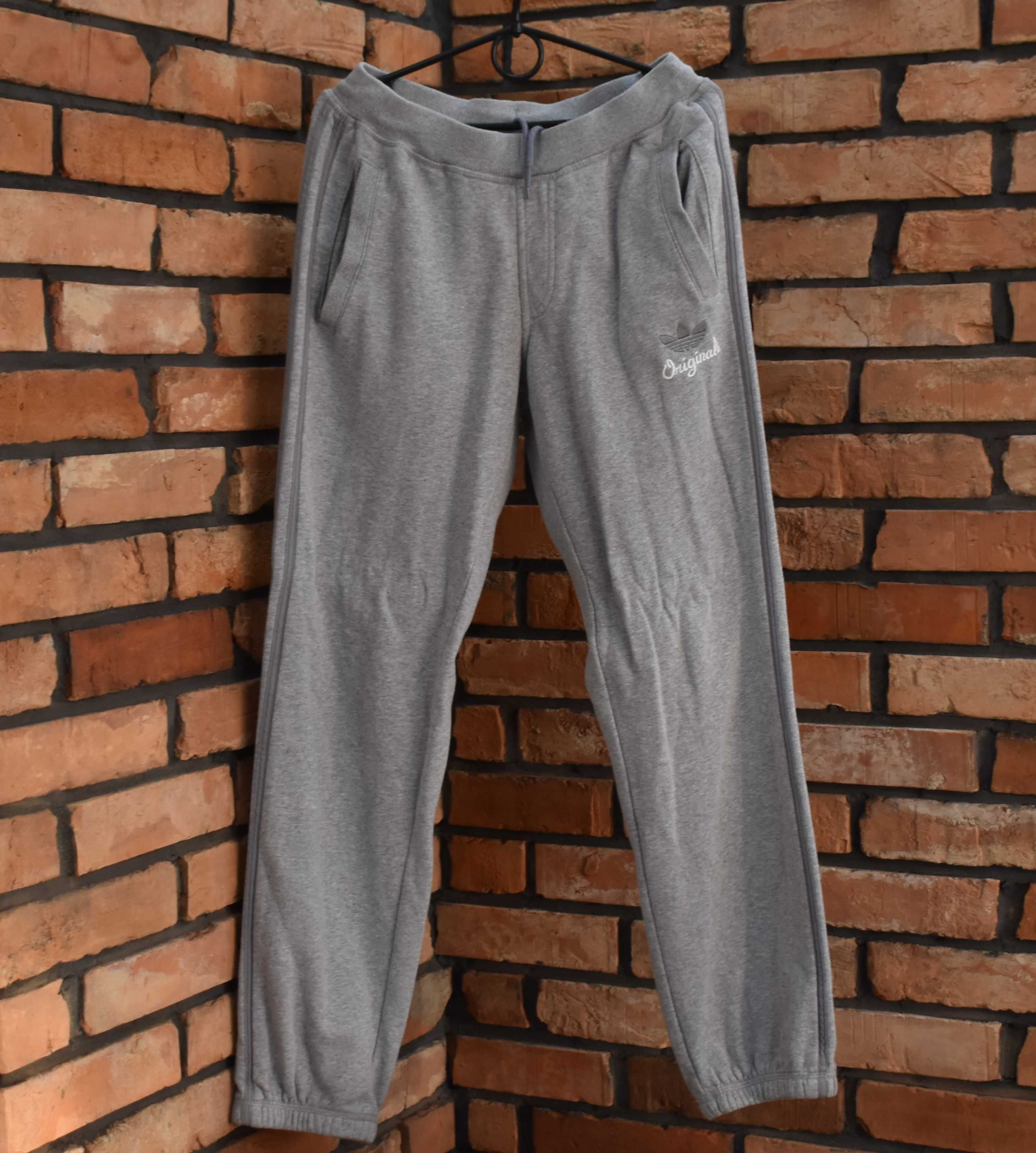 Adidas szare bawełniane ciepłe spodnie dresowe super stan S M