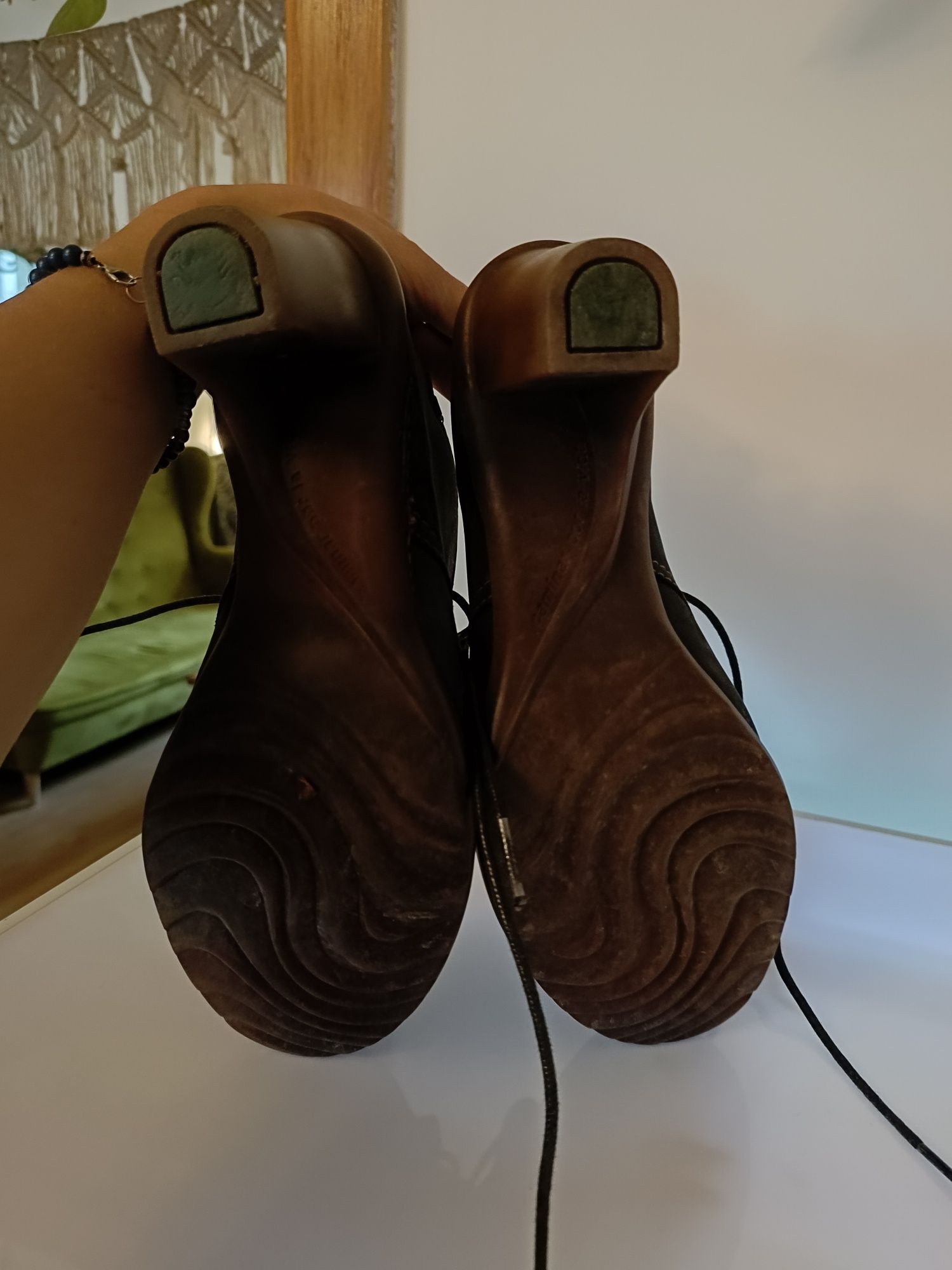 El naturalista 38 czarne buty na obcasie