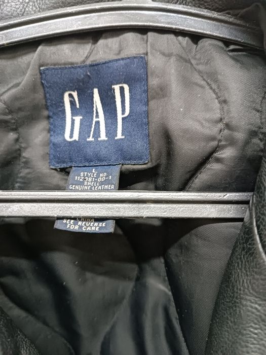 Продам натуральную кожаную  куртку , мужскую 54 Размер GAP