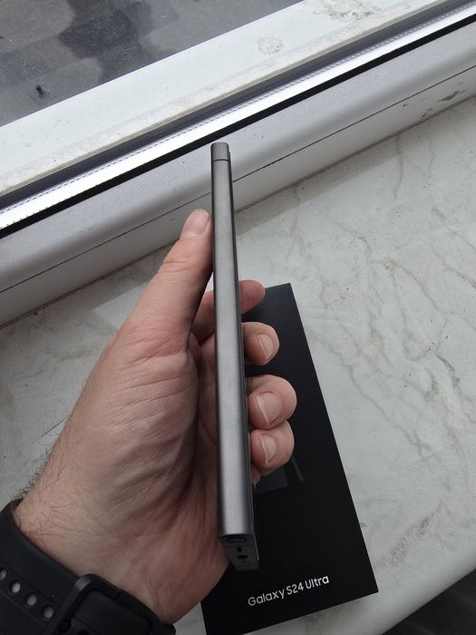 Samsung Galaxy S24 Ultra Black, UA ,идеал 1 1 месяцев гарантии,2 чехла