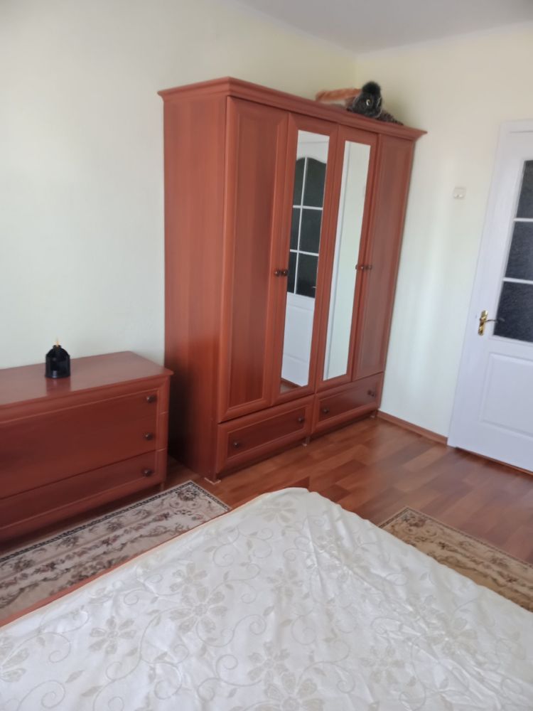 Продам 2-кімнатну квартиру з меблями