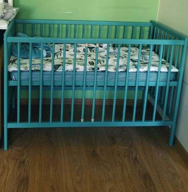 Łóżeczko z materacem