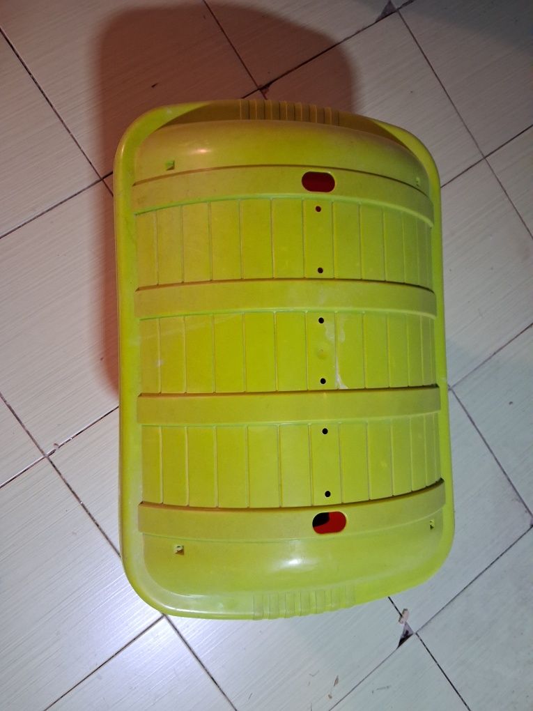 Kufer/ pojemnik plastikowy na zabawki