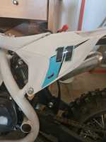 Pit Bike impavel com cerca de 4 horas funcionamento