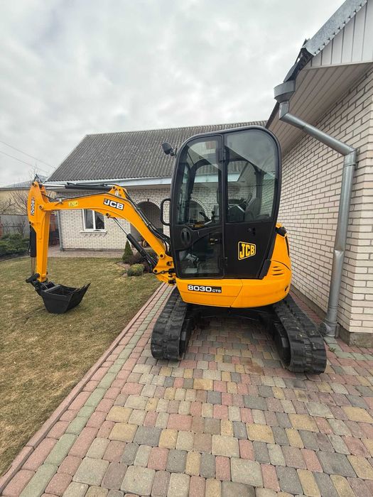 Оренда послуги міні екскаватора JCB. Аренда услуги мини экскаватора