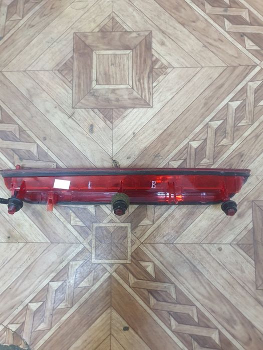 Стоп сигнал Skoda Octavia A5 1Z9 945 097