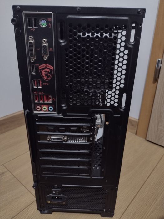 Komputer Gamingowy z Monitorem