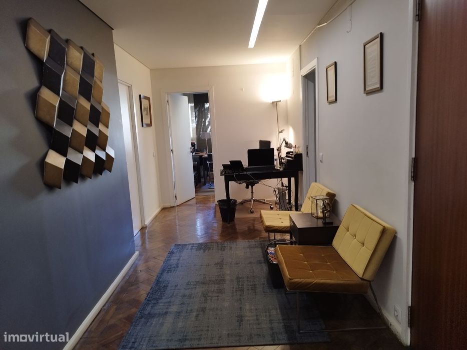 Sala para arrendar na Av. República - EXCLUSIVO ADVOGADOS