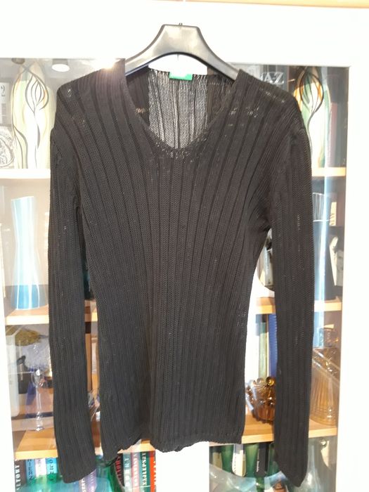 Czarny damski sweter Benetton