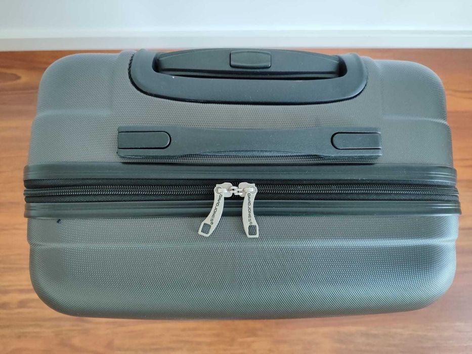 A mala de viagem ideal está aqui! E está à sua espera!