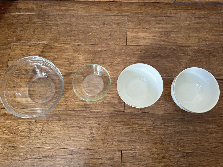Zestaw czyerech misek