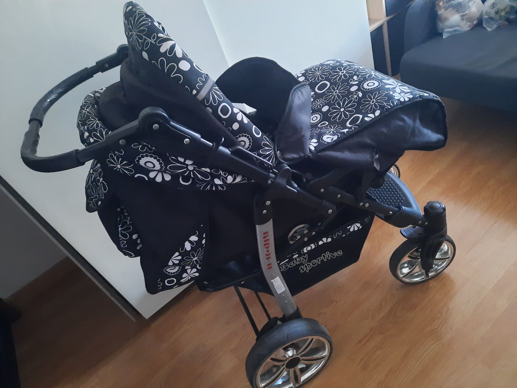 Carrinho bebé com alcofa sport