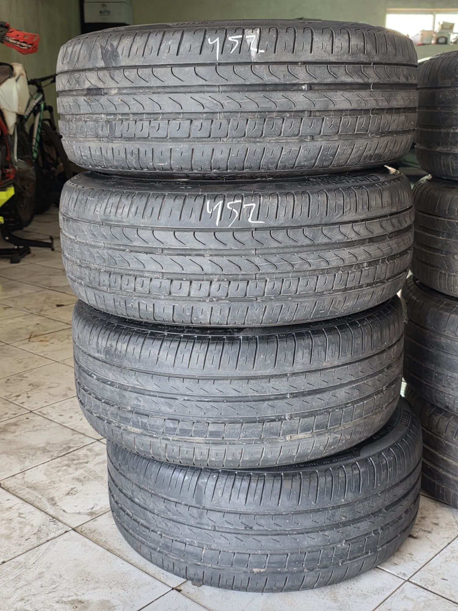 Jantes Originais BMW 18" Pack M com Pneus 225.45.18 + 255.40.18