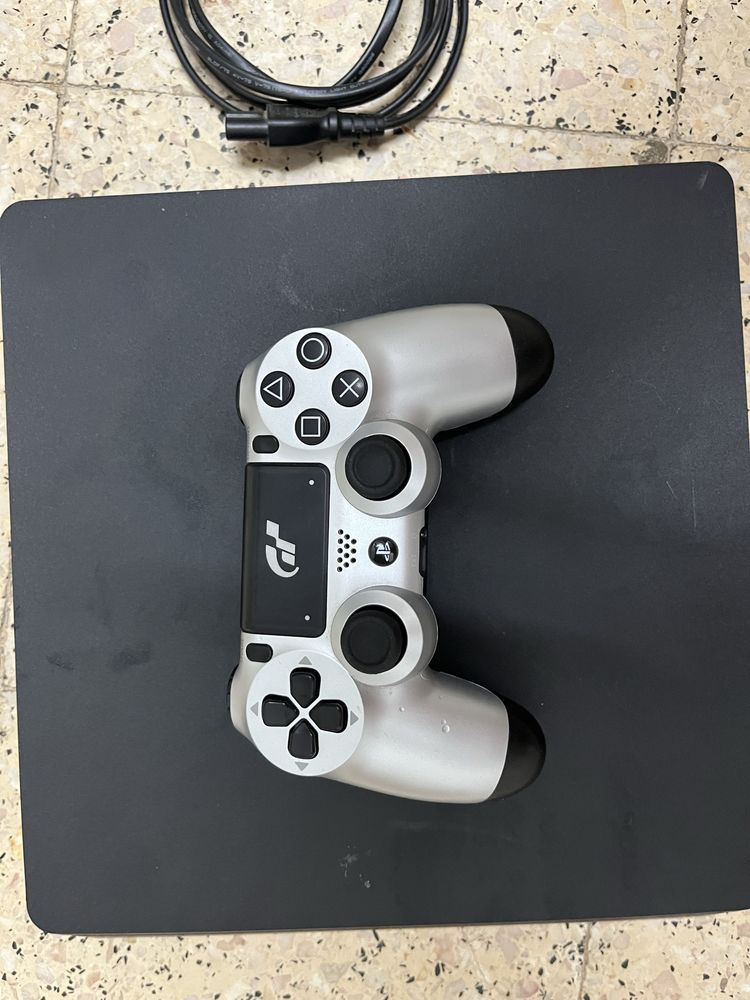 Playstation 4 com comando