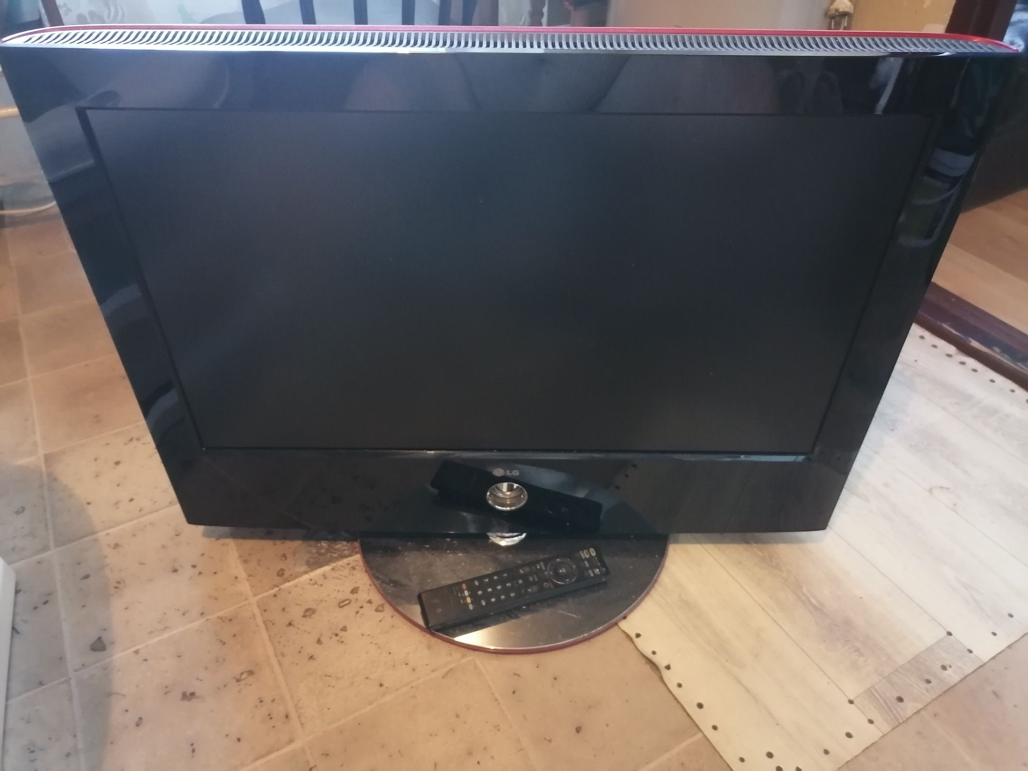 Sprzedam dobry sprawny telewizor lg full HD okazja