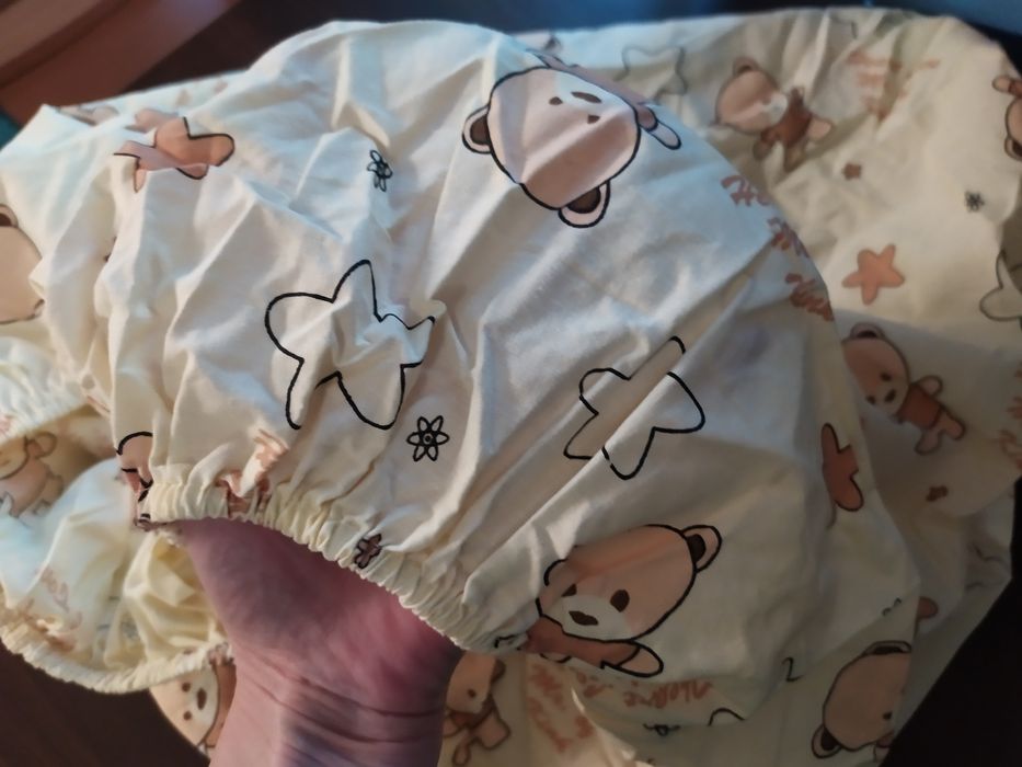 Простить на резинці в дитяче ліжко