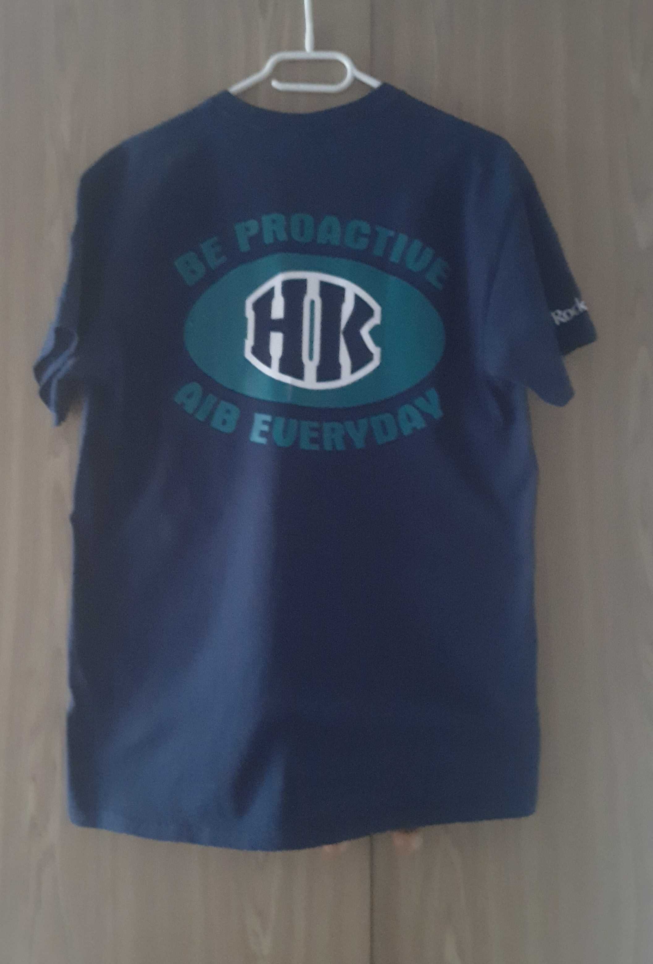 T-shirt męski z nadrukiem na plecach roz. M