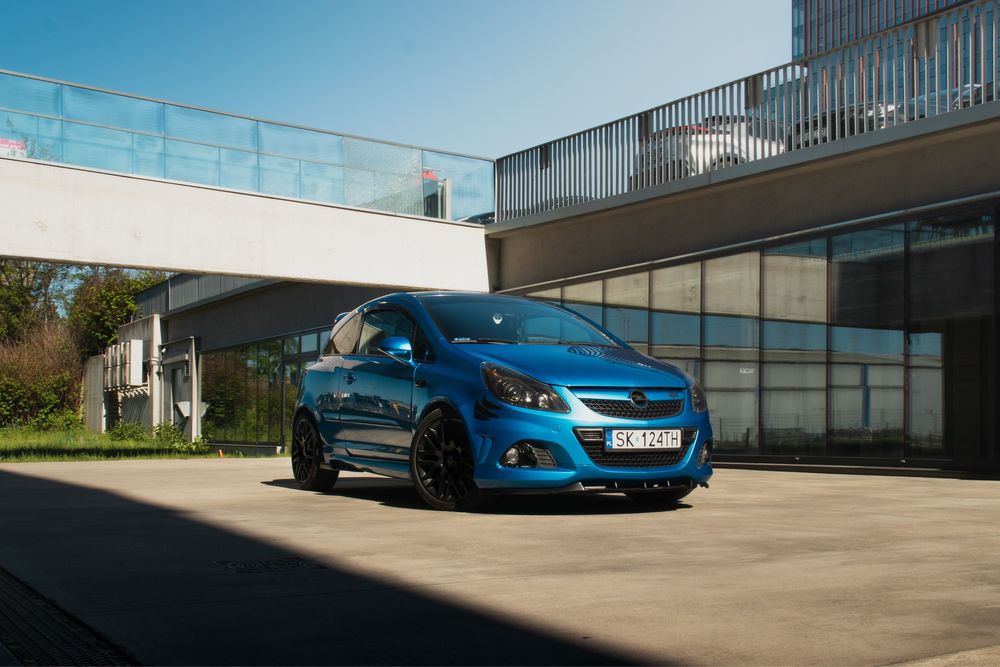 Corsa D 1.6t OPC 260KM hot hatch