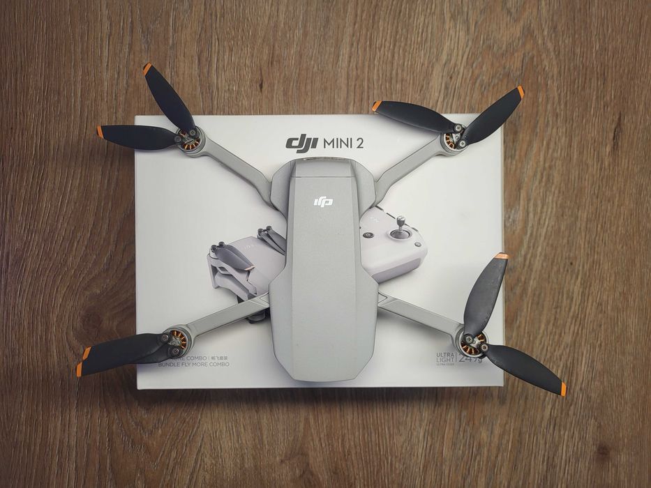 Dron DJI Mini 2 Fly More Combo FMC 4k Stan idealny Pierwszy właściciel