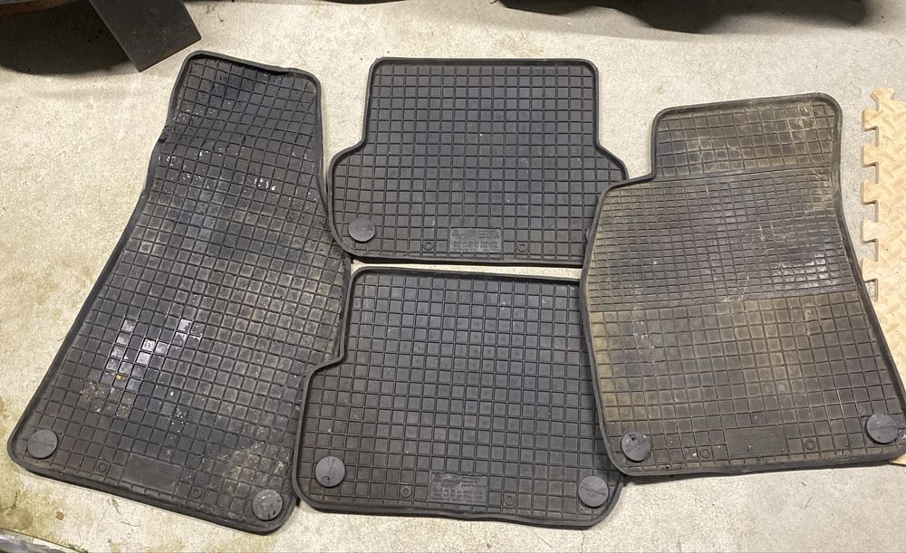 Dywaniki gumowe Audi A4 B5 B6 B7 B8 B9