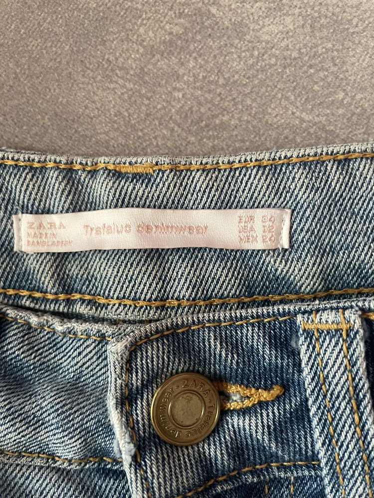 Шорти Zara.