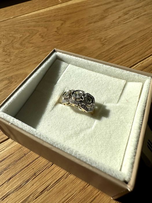 Złoty Pierścionek z brylantami - Certyfikat 35 Brylantów !