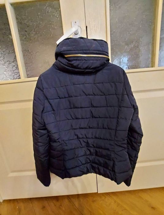 Продам курточку в хорошем состоянии