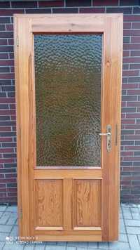 Drzwi wewnętrzne z litego drewna