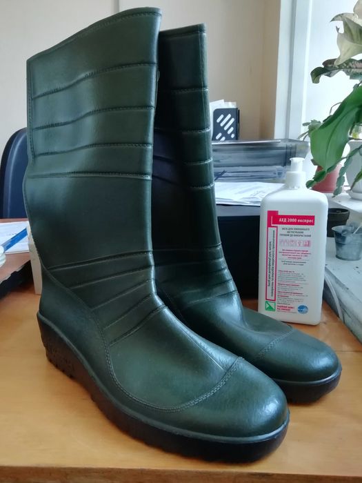 Чоботи гумові 45 р. нові