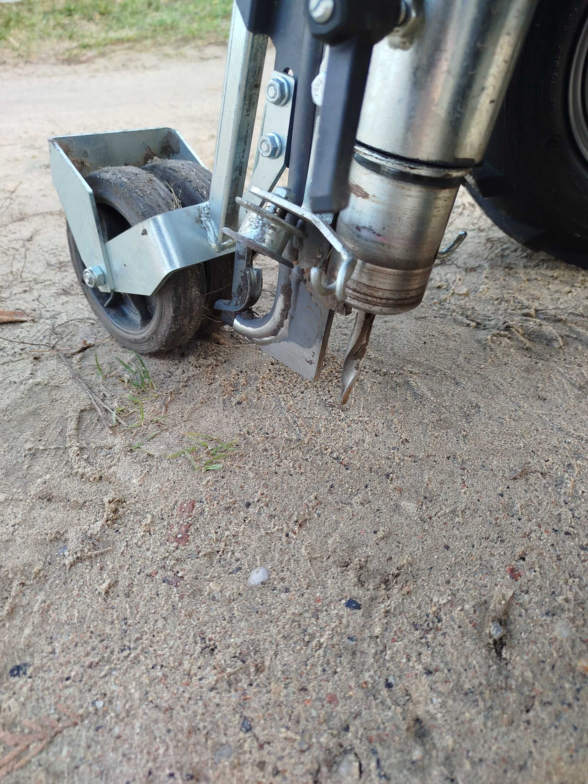 Układarka przewodu Husqvarna CL400 - do robotów koszących