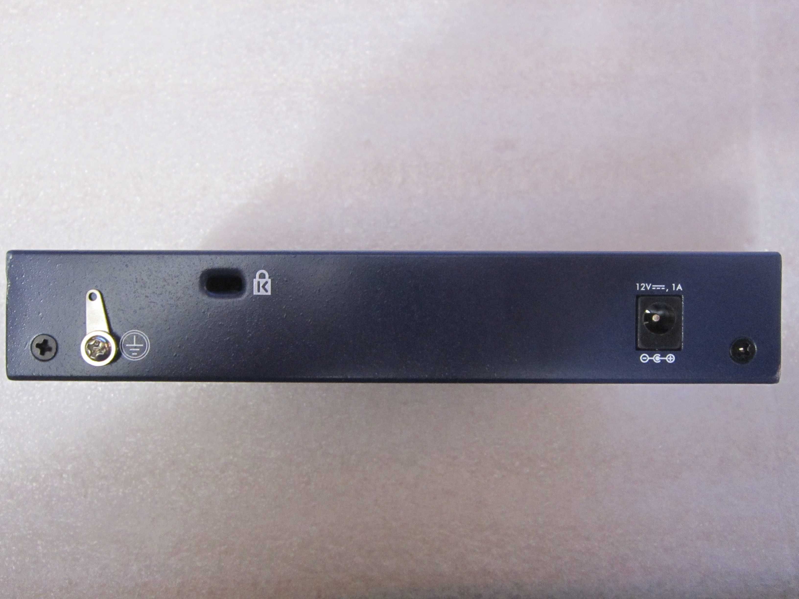 Switch Netgear GS108 V2 sprawny z zasilaczem w komplecie