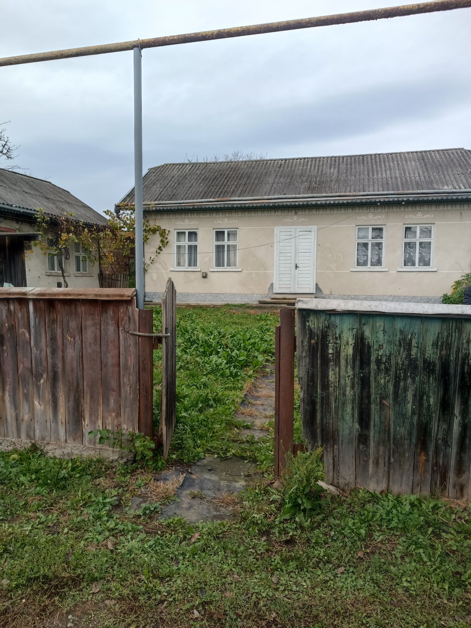 Продам будинок в смт Неполоківці.