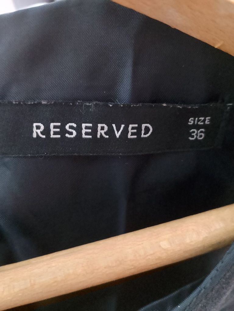 Sukienka Reserved