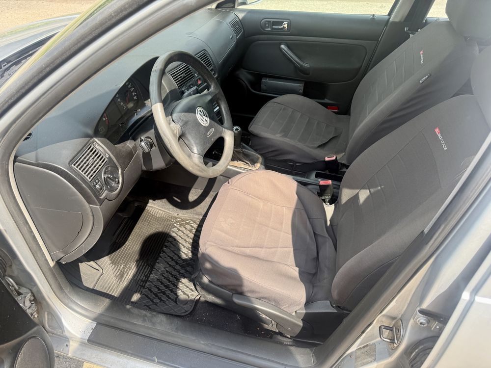 VW Golf/2003r/1.6 LPG/technicznie bdb/2x opony
