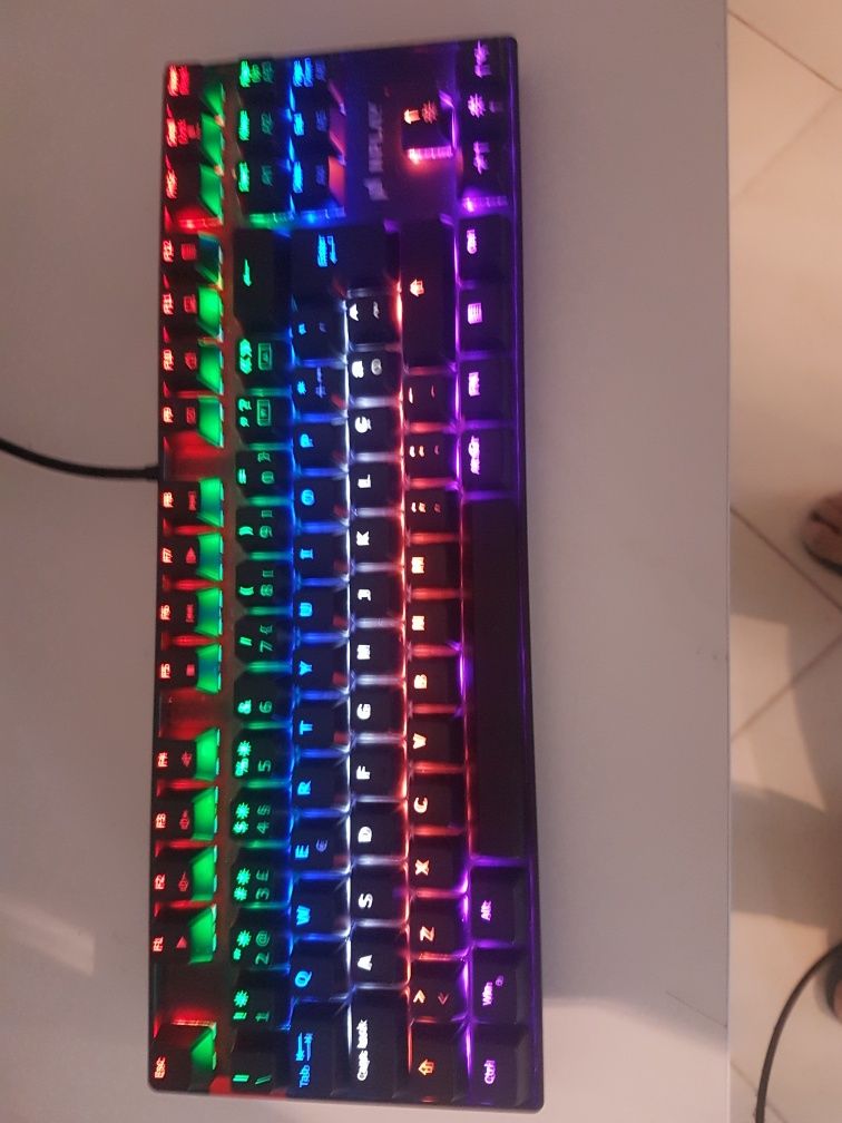 Vendo teclado mecanico conquer 1.0 nunca usado