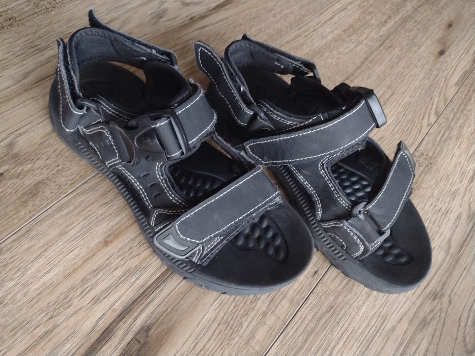 Sandały chłopięce 36/37 długość stopy max 24cm