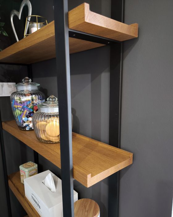 Wyprzedaż Ostatnie 2 sztuki. Regal/polki debowe z litego drewna loft i