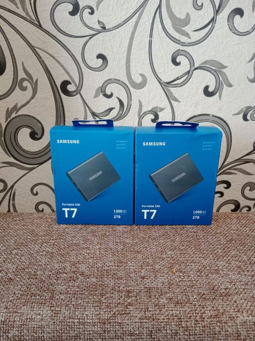 SSD накопичувач Samsung T7 2TB Titan Gray