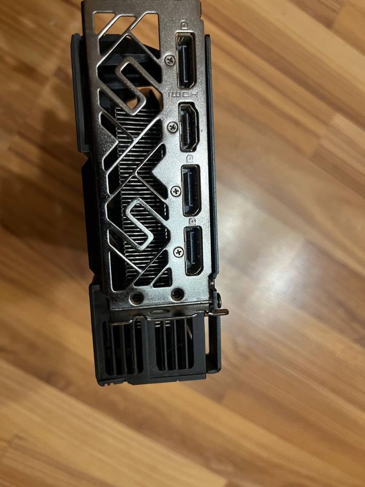 Відео карта Radeon 5700xt