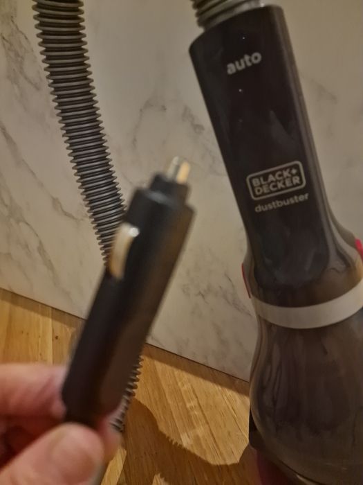 Odkurzacz do auta Black&Decker