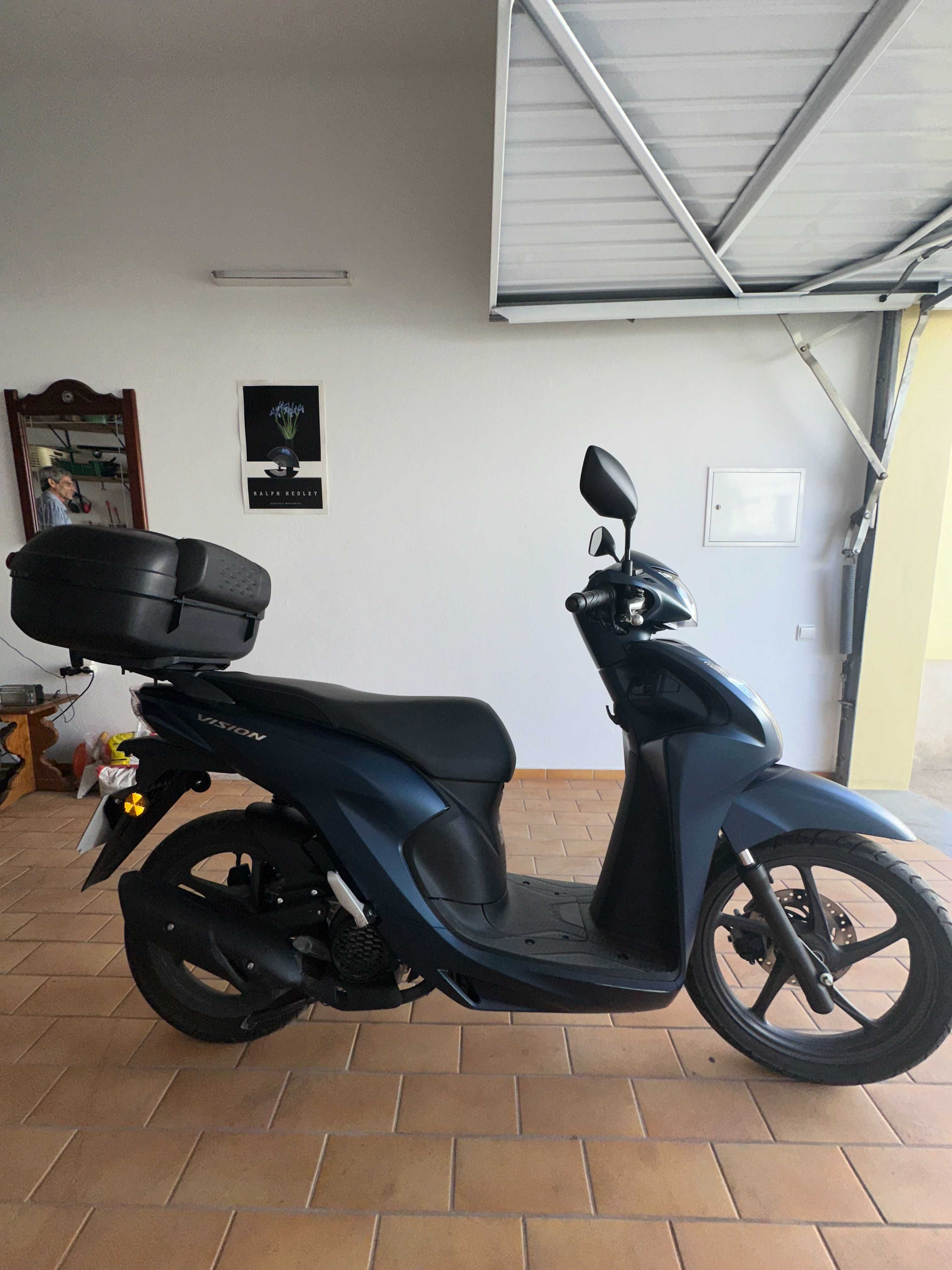Honda Vision 110 (235 km, com 9 meses)