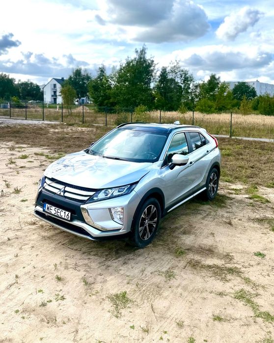 Mitsubishi Eclipse Cross 2019 r 1.5 benzyna 163 km Śliczny Uszkodzony Pali Jeździ Zarejestrowan