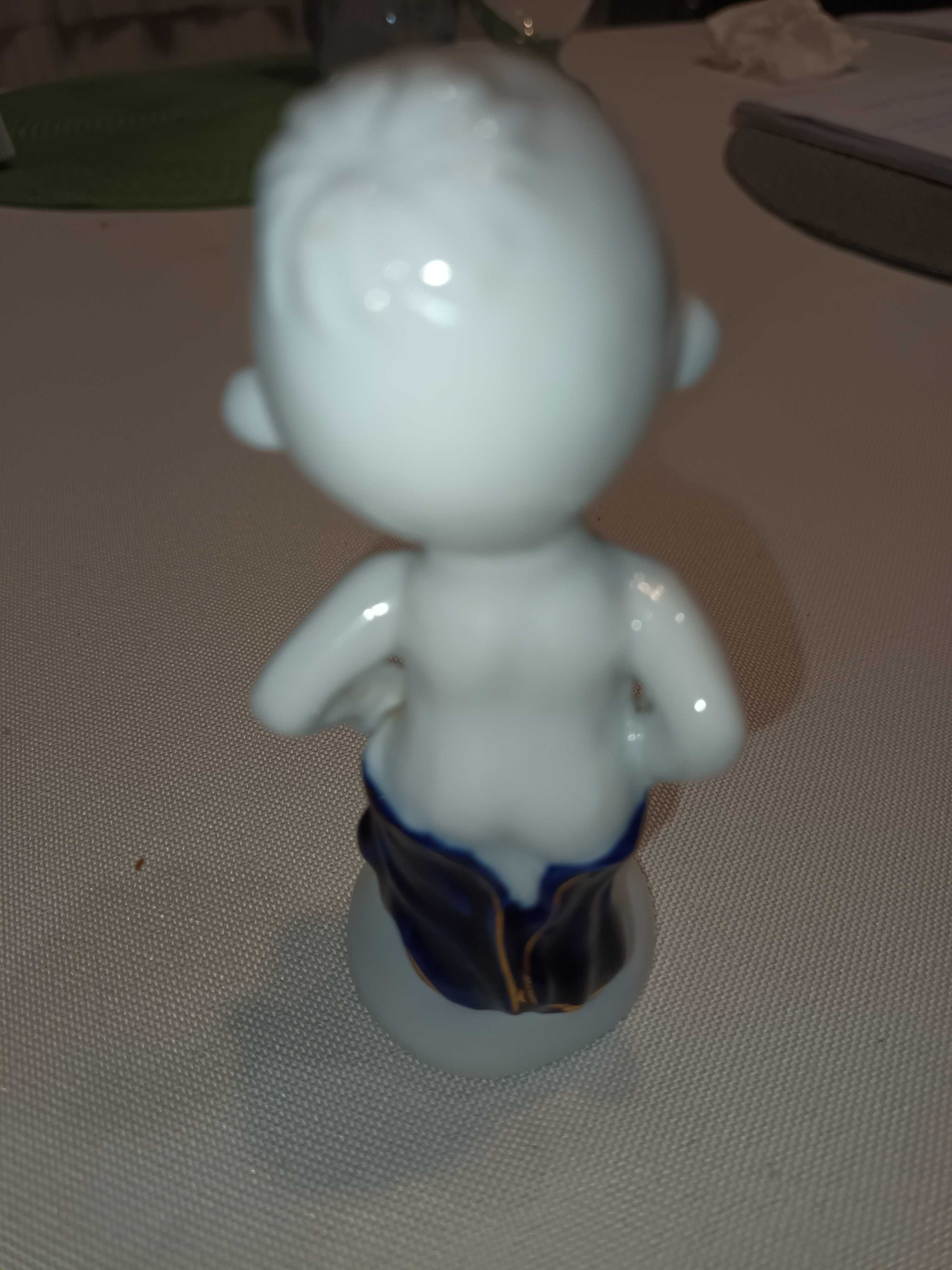 Figurka porcelanowa chłopiec EM Exclusive Collection