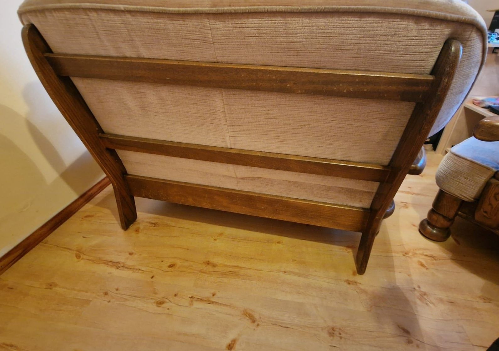 Sofa brązowa w stylu antyk