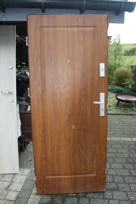 Sprzedam drzwi zewnętrzne