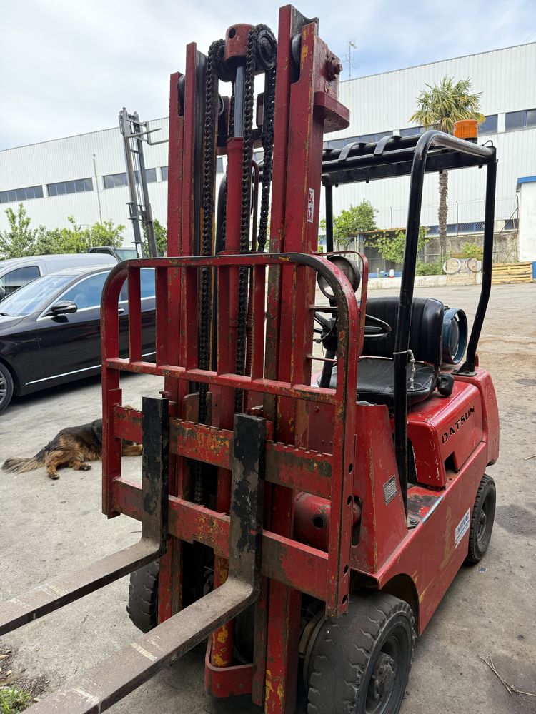 Empilhador datsum 1300kgrs gas