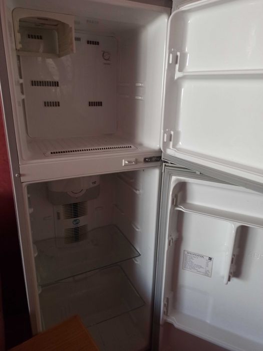 Холодильник Samsung