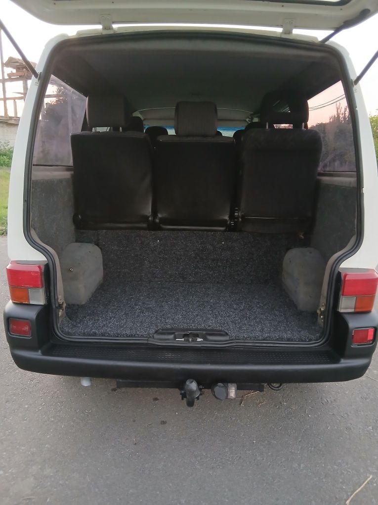 Volkswagen T4 1.9 t.d вантажо-пасажир 9місць. 99р.