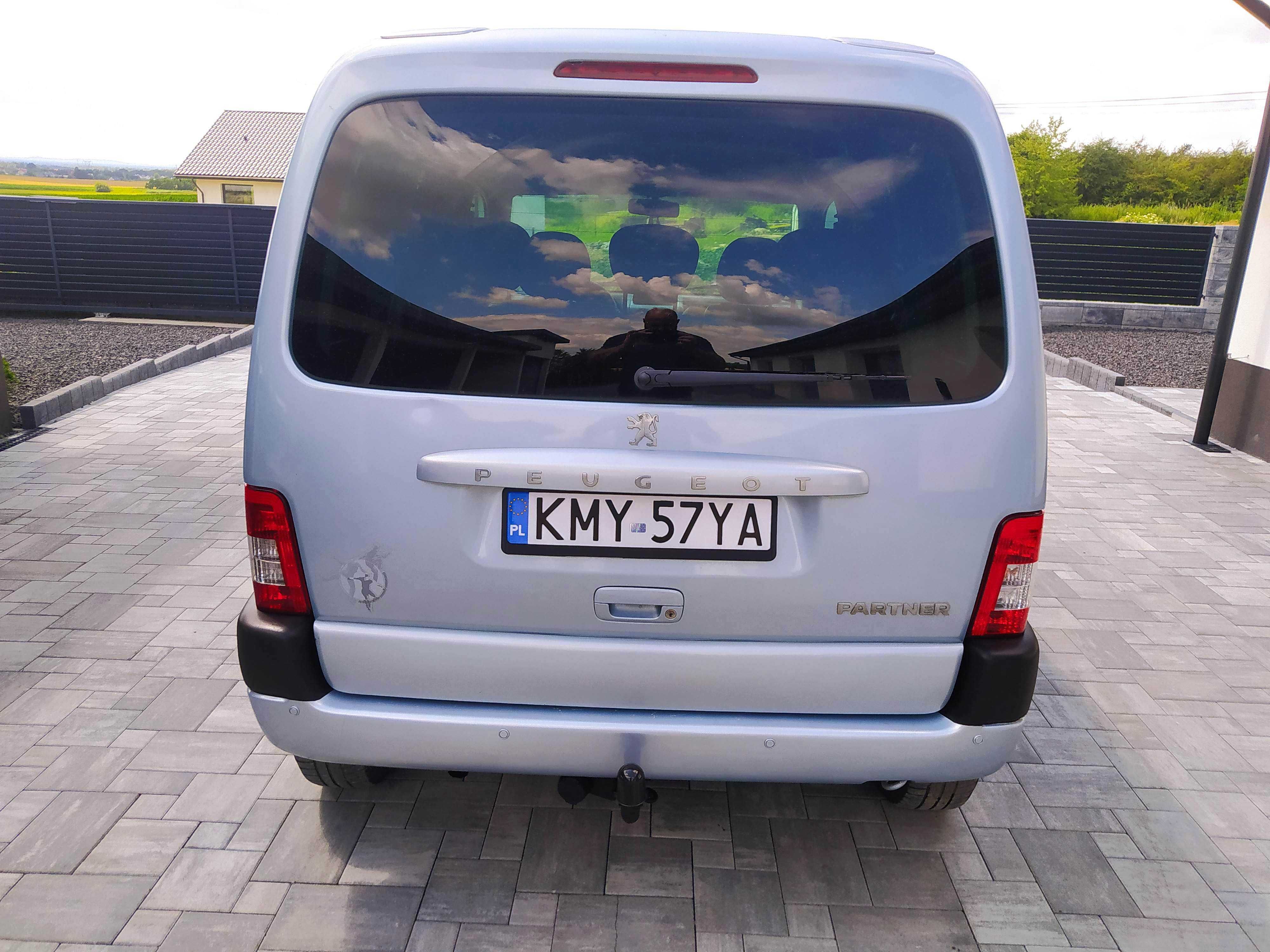 1.6 hdi.90 koni.2008 rok. sprawna KLIMA. 4 drzwi. HAK. NISKI PRZEBIEG!