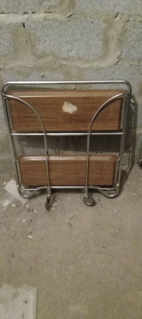 Продам сервировочный столик ссср